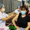 Tiêm vaccine ngừa COVID-19 cho người dân tại Hải Phòng. (Ảnh: An Đăng/TTXVN)