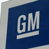 Biểu tượng tập đoàn sản xuất ôtô General Motors tại nhà máy ở Detroit, Michigan, Mỹ. (Ảnh: AFP/TTXVN)