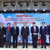 Chủ tịch nước Nguyễn Xuân Phúc và các đại biểu tại Lễ công bố mở đường bay thẳng Hà Nội-Moskva của VietjetAir. (Ảnh: Thống Nhất/TTXVN)
