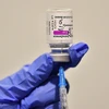 Vaccine phòng COVID-19 do Công ty AstraZeneca phát triển. (Ảnh: PAP/TTXVN)