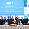 Phó Thủ tướng Thường trực Phạm Bình Minh và Đại sứ Đan Mạch tại Việt Nam Kim Hojlund Christensen chứng kiến Lễ ký. (Ảnh: VGP)