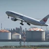 Máy bay của Hãng hàng không Nhật Bản (JAL) cất cánh từ sân bay Haneda ở thủ đô Tokyo. (Ảnh: AFP/ TTXVN)