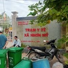 Ông Nguyễn Văn Khá được đưa đến Trạm y tế xã Nhơn Mỹ cấp cứu nhưng đã tử vong do bệnh lý tim mạch. (Nguồn: tuoitre.vn)