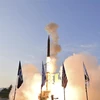 Hệ thống phòng thủ tên lửa Arrow-3 được phóng thử từ một địa điểm ở Alaska, Mỹ tháng 7/2019. (Ảnh: AFP/TTXVN)
