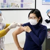 Tiêm vaccine phòng COVID-19 cho người dân tại Phú Thọ. (Ảnh: Trung Kiên/TTXVN)