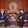 Bí thư Thành ủy Thành phố Hồ Chí Minh Nguyễn Văn Nên tiếp ông John Kerry, Đặc phái viên của Tổng thống Hoa Kỳ về Biến đổi khí hậu. (Ảnh: Thanh Vũ/TTXVN)