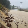 Nước lũ nhấn chìm một đoạn đường ở Huonville, bang Tasmania, Australia ngày 6/5/2022. (Ảnh: ABC News/TTXVN)