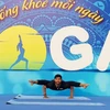 Tiết mục biểu diễn Yoga nghệ thuật của huấn luyện viên Ấn Độ. (Nguồn: VOV)