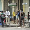 Người dân đeo khẩu trang phòng dịch COVID-19 tại La Habana, Cuba. (Ảnh: AFP/TTXVN)