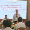 Thứ trưởng Bộ Giáo dục và Đào tạo Nguyễn Hữu Độ nghe báo cáo về công tác chuẩn bị Kỳ thi tốt nghiệp THPT năm 2022 tại thành phố Hải Phòng. (Ảnh: Minh Thu/TTXVN)