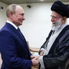 Lãnh đạo tối cao Iran Ali Khamenei (phải) và Tổng thống Nga Vladimir Putin trong cuộc gặp ở Tehran, Iran, ngày 19/7/2022. (Ảnh: AFP/TTXVN)