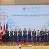 Bộ trưởng Ngoại giao ASEAN+3 chụp ảnh lưu niệm. (Ảnh: Nguyễn Vũ Hùng/TTXVN)
