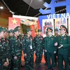  Thượng tướng Ngô Minh Tiến thăm hỏi, động viên Đội tuyển Xe tăng. (Nguồn: qdnd.vn)