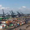 Quang cảnh cảng hàng hóa tại Felixstowe, Anh. (Ảnh: AFP/TTXVN)