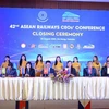 Các Tổng Giám đốc Đường sắt 8 nước ASEAN tham gia ký kết biên bản ghi nhớ. (Ảnh: Văn Dũng/TTXVN)