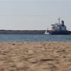 Tàu chở hàng Glory mang theo 66.000 tấn ngũ cốc xuất khẩu rời cảng Chornomorsk của Ukraine trên Biển Đen, ngày 7/8/2022. (Ảnh: AFP/TTXVN)