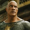 The Rock hóa thân vào nhân vật phản anh hùng với quyền năng lớn trong "Black Adam". (Ảnh: Warner Bros)