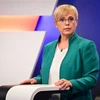 Ứng cử viên độc lập, luật sư Natasa Pirc Musar, trong phiên tranh luận trên truyền hình trước bầu cử, ở Ljubljana ngày 17/10/2022. (Ảnh: AFP/TTXVN)