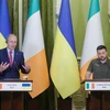 Thủ tướng Ireland Micheal Martin và tổng thống Ukraine Volodymyr Zelensky tại một cuộc họp báo chung ở Kiev vào tháng 7/2021. (Ảnh: EPA)