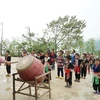 Giờ học thể dục tại điểm trường Huồi Cọ, trường Tiểu học Nhôn Mai, huyện Tương Dương. (Ảnh: Bích Huệ/TTXVN)