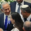 Thủ tướng Israel Benjamin Netanyahu (trái) và ông Itamar Ben-Gvir (phải), lãnh đạo đảng cực hữu Quyền lực Do thái, tại cuộc gặp ở Jerusalem, ngày 15/11/2022. (Ảnh: AFP/TTXVN)