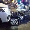 Hà Nội: Ôtô "điên" lao vào hàng chục xe máy trên phố Bạch Mai