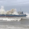 Quảng Ngãi: Đưa 11 thuyền viên tàu hàng gặp nạn vào bờ an toàn
