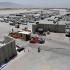 Các xe ôtô đỗ bên trong căn cứ không quân Bagram của Mỹ ở tỉnh Parwan, Afghanistan, sau khi quân đội Mỹ rời khỏi căn cứ này, ngày 5/7/2021. (Nguồn: Ruters)