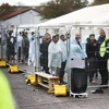 Những người tị nạn tại trung tâm xử lý người nhập cư ở Manston, Anh, ngày 7/11/2022. (Nguồn: Reuters)