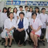 Giáo sư-Tiến sỹ- nghiên cứu viên cao cấp Đặng Diễm Hồng (giữa, trước) và các đồng sựo. (Nguồn: Viện Hàn lâm khoa học và công nghệ Việt Nam) 