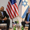 Thủ tướng Israel, Benjamin Netanyahu (phải) và Bộ trưởng Quốc phòng Mỹ Lloyd Austin ngày 9/3. (Ảnh: TTXVN phát)