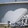 Bể chứa dầu tại kho dự trữ ở Cushing, Oklahoma, Mỹ. (Ảnh: AFP/TTXVN)