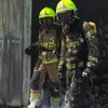 Lực lượng cơ quan Phòng vệ Dân sự Dubai làm nhiệm vụ tại hiện trường vụ hỏa hoạn. (Nguồn: BNN)