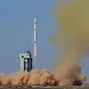 Tên lửa đẩy Trường Chinh-4B mang theo vệ tinh Phong Vân-3 07 được phóng đi từ Trung tâm Phóng vệ tinh Tửu Tuyền, Trung Quốc, ngày 16/4/2023. (Ảnh: THX/TTXVN)