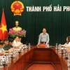Phó Chủ tịch UBND thành phố Hải Phòng Lê Khắc Nam phát biểu những nội dung cần tập trung trong phòng, chống dịch. (Ảnh: Minh Thu/TTXVN)