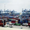Các container hàng hóa tại Tân Cảng Sài Gòn. (Ảnh: Hồng Đạt/TTXVN)