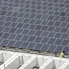 Một trang trại năng lượng Mặt Trời trên mái nhà tại trụ sở của nhà sản xuất ôtô BYD ở Thâm Quyến, tỉnh Quảng Đông phía nam Trung Quốc. (Ảnh: Bloomberg)