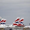 Máy bay của hãng hàng không British Airways tại sân bay Heathrow ở London, Anh. (Ảnh: AFP/TTXVN)
