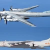 Máy bay ném bom TU-95 của Nga (phía trên) và máy bay ném bom H-6 của Trung Quốc. (Nguồn: Korea Joongang Daily)