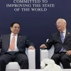 Thủ tướng Phạm Minh Chính gặp Chủ tịch Điều hành Diễn đàn Kinh tế Thế giới (WEF) Klaus Schwab. (Ảnh: Dương Giang/TTXVN)