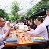 Thủ tướng Việt Nam và người đồng cấp Malaysia thăm Phố sách Hà Nội