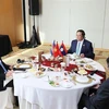 Thủ tướng ăn sáng làm việc cùng các Thủ tướng Lào và Campuchia