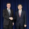 Cố vấn An ninh Quốc gia Hàn Quốc Cho Tae-yong (phải) và người đồng cấp Mỹ, Jake Sullivan tại văn phòng tổng thống ở Seoul ngày 9/12. (Ảnh: The Korea Times)