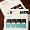 Thuốc lá điện tử Juul Labs được bày bán tại cửa hàng ở California, Mỹ. (Ảnh: AFP/TTXVN)