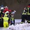 Lực lượng cứu hỏa Đức nỗ lực gia cố đê điều để ứng phó mưa lũ. (Ảnh: AP)