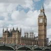 Tháo đồng hồ Big Ben ở London. (Ảnh: NDTV)