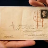 Bức thư đầu tiên được gửi bằng tem có tuổi đời hơn 180 năm. (Ảnh: Sotheby's)