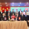 Lãnh đạo 2 tỉnh Quảng Trị và Ubon Ratchathani ký kết Bản ghi nhớ thiết lập quan hệ hữu nghị. (Ảnh: Nguyên Lý/TTXVN)
