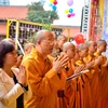 Đại đức Thích Trúc Thái Minh (người cầm micro) bị cảnh cáo vì gây mất niềm tin của xã hội đối với Phật giáo, suy giảm uy tín của Giáo hội. (Ảnh: TTXVN phát)