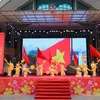Tiết mục văn nghệ mừng Đảng, mừng Xuân mở màn cho lễ khai mạc Hội Xuân Giáp Thìn 2024. (Ảnh: Thanh Tùng/TTXVN)